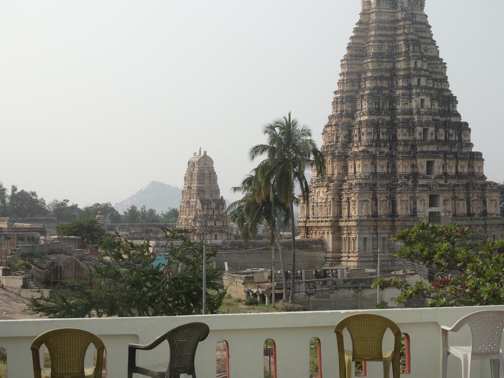 Padmaa Hampi Villa Exteriör bild